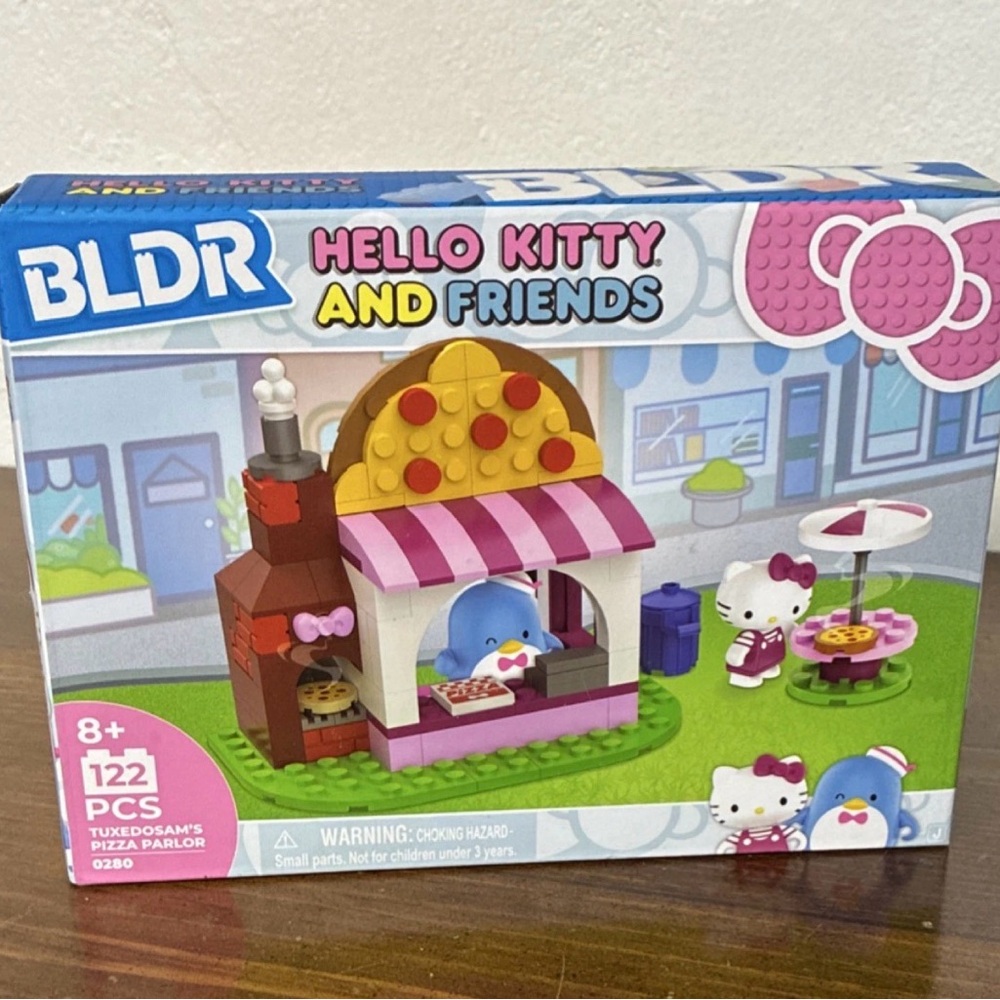 Hello Kitty and Friends Pink Pizza Parlor Building Set
